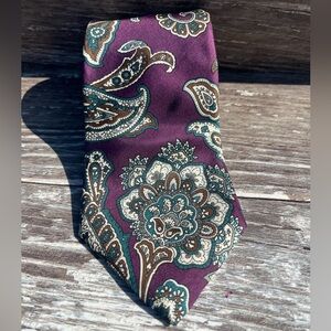 Halston lll necktie vintage formal men’s tie purple cream green paisley silk USA